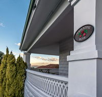 Serpentine Rose - Northern Rivers Accommodation