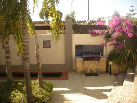 Dunes Scarborough Beach - Northern Rivers Accommodation 15