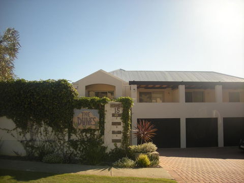 Dunes Scarborough Beach - Northern Rivers Accommodation 0