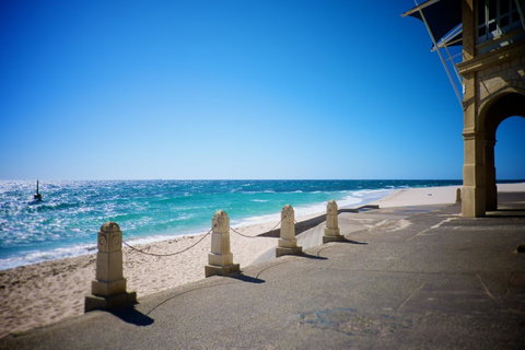 Cottesloe Artist's Beach Retreat - Northern Rivers Accommodation 6