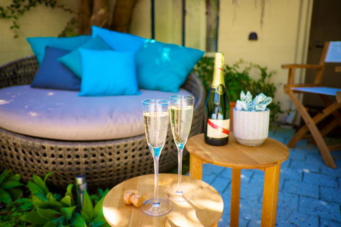 Cottesloe Artist's Beach Retreat - Northern Rivers Accommodation 29