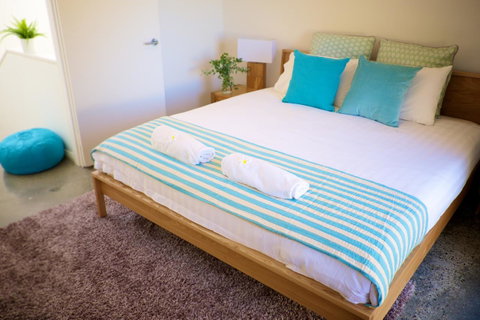 Cottesloe Artist's Beach Retreat - Northern Rivers Accommodation 13