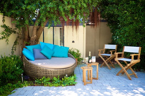 Cottesloe Artist's Beach Retreat - Northern Rivers Accommodation 1