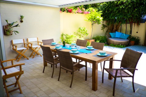 Cottesloe Artist's Beach Retreat - Northern Rivers Accommodation 2