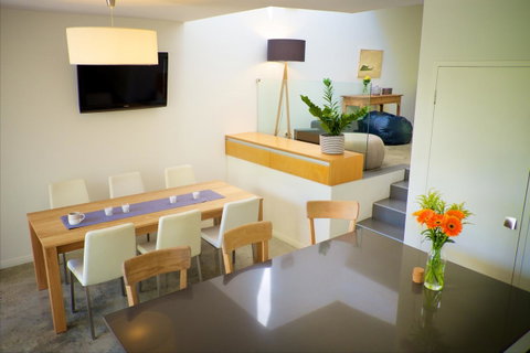 Cottesloe Artist's Beach Retreat - Northern Rivers Accommodation 12