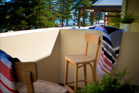 Cottesloe Artist's Beach Retreat - Northern Rivers Accommodation 14