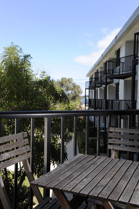 Lodestar Waterside Apartments - Northern Rivers Accommodation 24