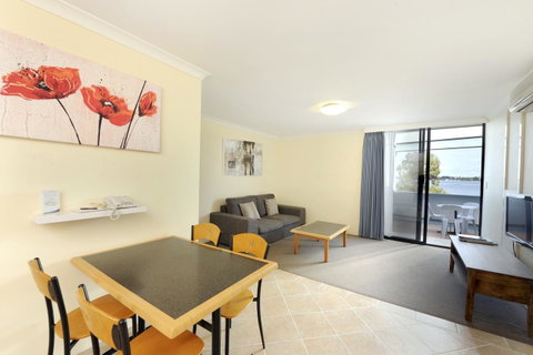 Lodestar Waterside Apartments - Northern Rivers Accommodation 21