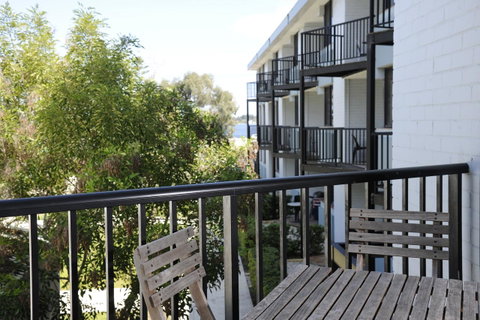Lodestar Waterside Apartments - Northern Rivers Accommodation 36