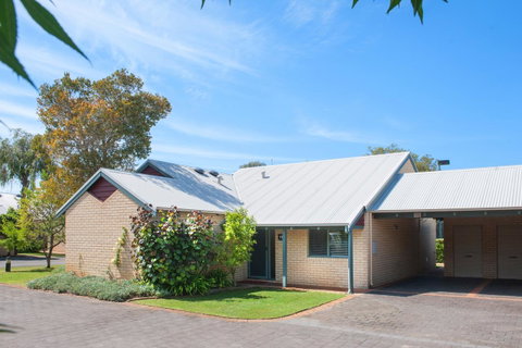 Bayshore Beachside Resort - Northern Rivers Accommodation 31