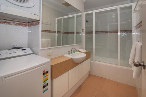 Bayshore Beachside Resort - Northern Rivers Accommodation 35