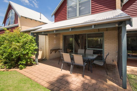 Bayshore Beachside Resort - Northern Rivers Accommodation 14