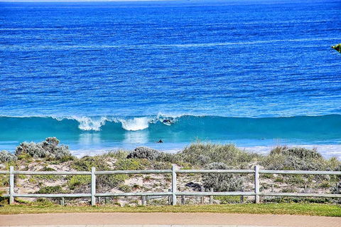 Beachfront @ Scarbs - Northern Rivers Accommodation 13