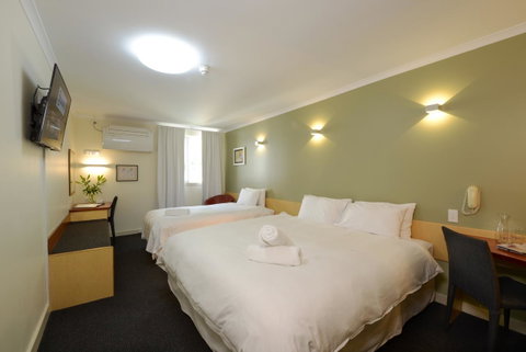 Sullivans Hotel - Northern Rivers Accommodation 12