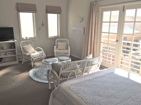 Fremantle Local Beach Studio - Northern Rivers Accommodation 3