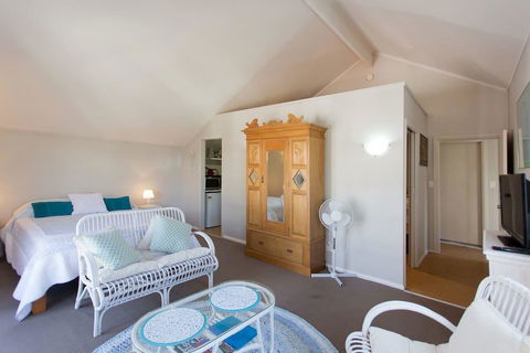 Fremantle Local Beach Studio - Northern Rivers Accommodation 13