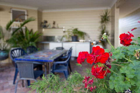 Fremantle Local Beach Studio - Northern Rivers Accommodation 4