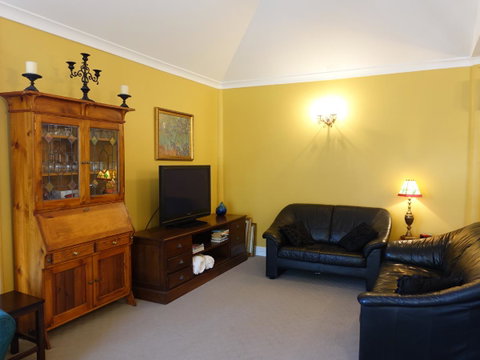 The Blacksmiths Cottage - Northern Rivers Accommodation 11