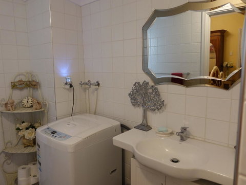 The Blacksmiths Cottage - Northern Rivers Accommodation 29