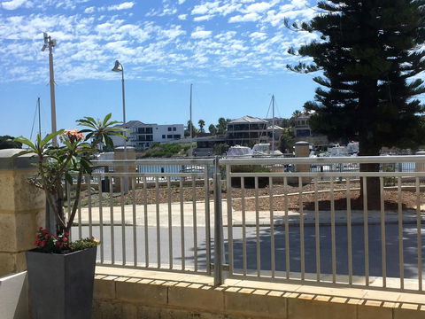 Studio Style Mindarie Marina - Northern Rivers Accommodation 1