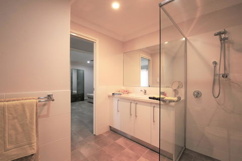 Studio Style Mindarie Marina - Northern Rivers Accommodation 6