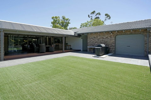 Marcus Villa Booragoon - Northern Rivers Accommodation 9