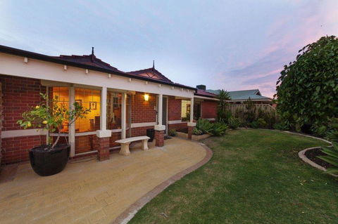 The Entertainer - Northern Rivers Accommodation 28