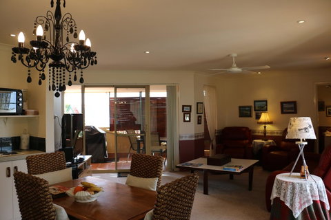 Crossland House - Northern Rivers Accommodation 18