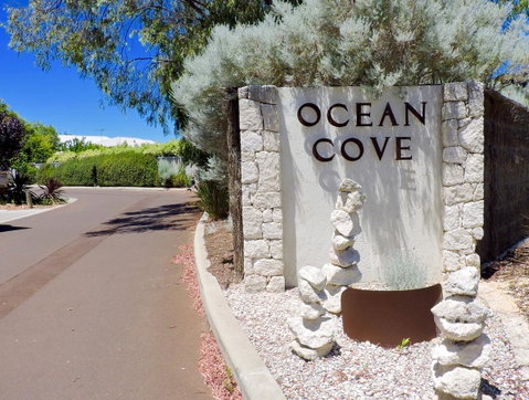 Contemporary Cove - Quindalup - Northern Rivers Accommodation 1