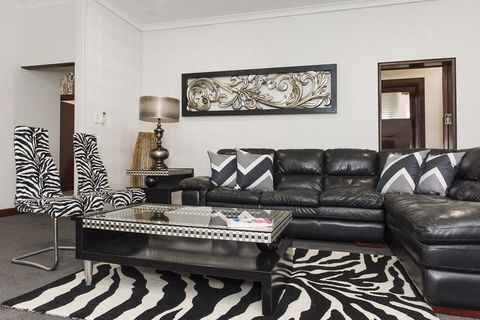 Big House Heated Pool 11 Beds Como / South Perth / Applecross - Northern Rivers Accommodation 7