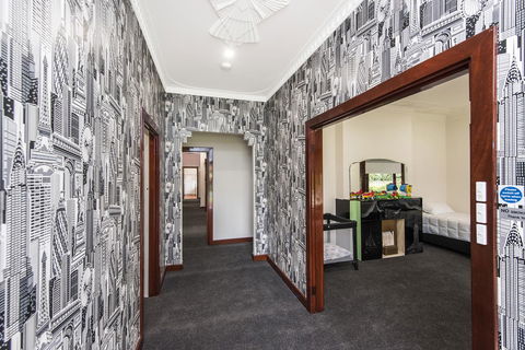 Big House Heated Pool 11 Beds Como / South Perth / Applecross - Northern Rivers Accommodation 10