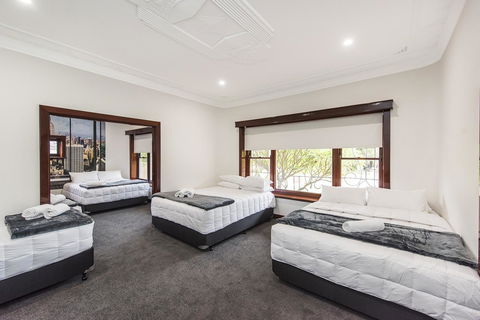 Big House Heated Pool 11 Beds Como / South Perth / Applecross - Northern Rivers Accommodation 17