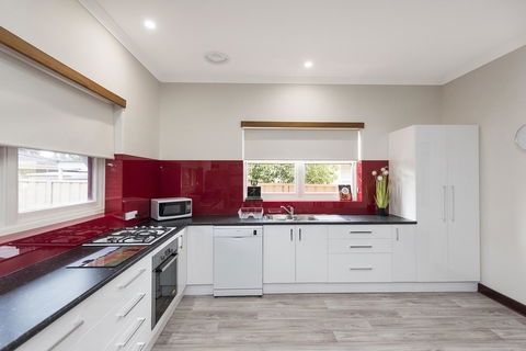 Big House Heated Pool 11 Beds Como / South Perth / Applecross - Northern Rivers Accommodation 8