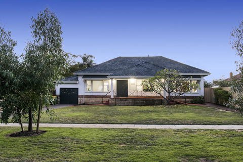 Big House Heated Pool 11 Beds Como / South Perth / Applecross - Northern Rivers Accommodation 6