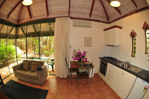 Waterfall Cottages - Northern Rivers Accommodation 18