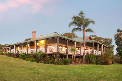The Farmhouse - Northern Rivers Accommodation 0