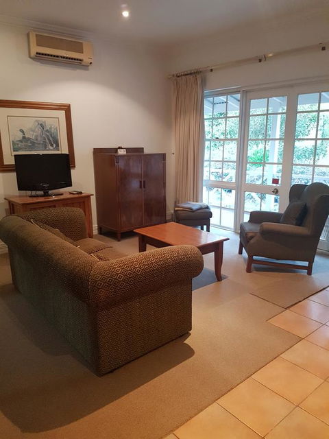Two Sisters Chalets - Northern Rivers Accommodation 13