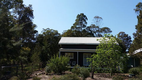 Di's Cabin In Dwellingup - Northern Rivers Accommodation 3