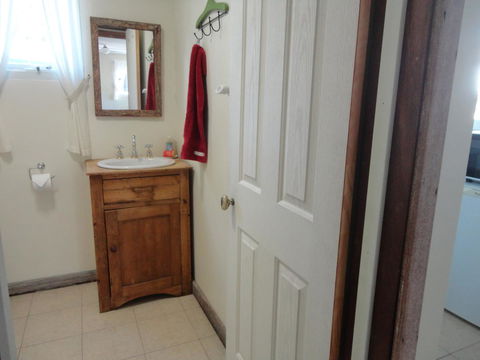 Di's Cabin In Dwellingup - Northern Rivers Accommodation 21