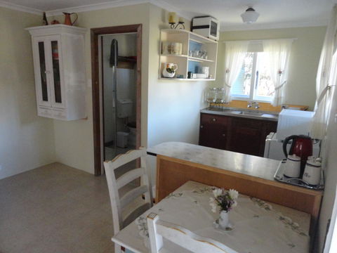 Di's Cabin In Dwellingup - Northern Rivers Accommodation 19