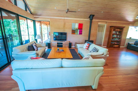 Arum - Close To The Margaret River - Northern Rivers Accommodation 11