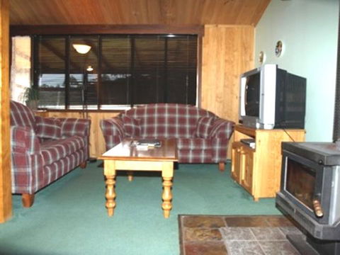 Pemberton Old Picture Theatre Holiday Apartments - Northern Rivers Accommodation 1
