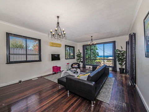 Panoramique Holiday Home With A View - Northern Rivers Accommodation 4