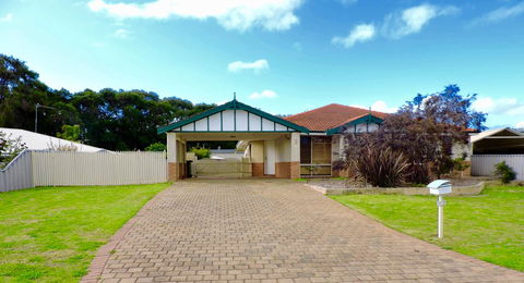 Silver Gull Family Retreat - Northern Rivers Accommodation 0