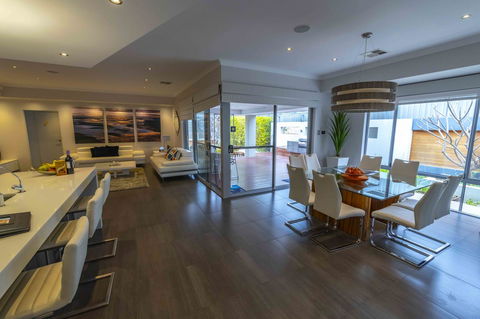 Magnificent Beach Retreat - Northern Rivers Accommodation 29
