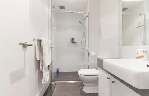 Perth Luxury City Apartment- Free Parking - Northern Rivers Accommodation 1
