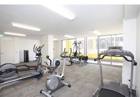 Perth Luxury City Apartment- Free Parking - Northern Rivers Accommodation 6