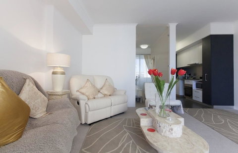 Perth Luxury City Apartment- Free Parking - Northern Rivers Accommodation 12