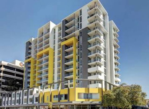 Perth Luxury City Apartment- Free Parking - Northern Rivers Accommodation 9
