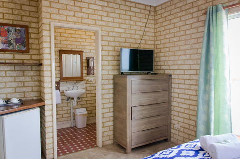 Baywatch Retreat Augusta - Northern Rivers Accommodation 8